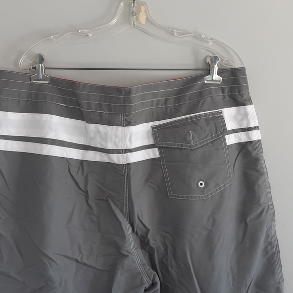 Gotcha Men's Trunk Short Size XL White/ gray - Picture 4 of 9